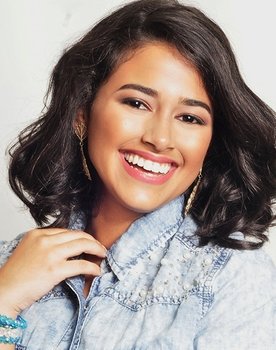 Inês Munhoz as Betinha