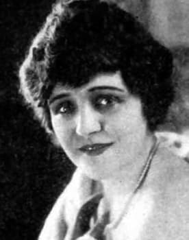 Lila Leslie