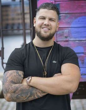 Cengiz Salvarli as Self