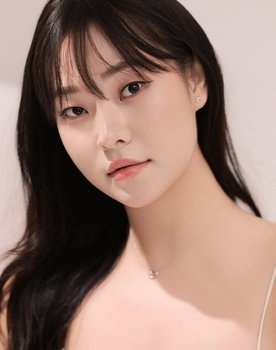 Ji Moon as Hyejin