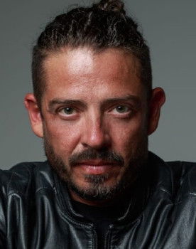 Alexandre Vollú as Álvaro (Magá)