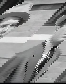 Cully Richards as Frankie Burns