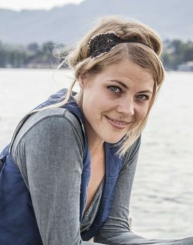 Jaël Malli as 