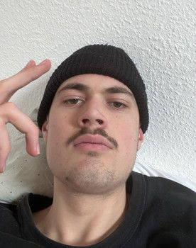 Sal van der Put as boze milkshake man