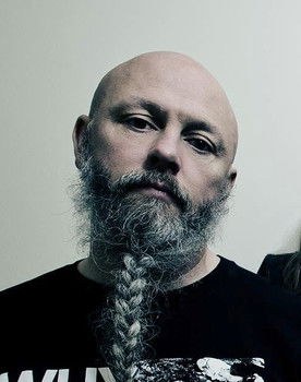 Gary Jennings as Guitars