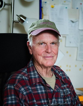 Tom Davenport as Self