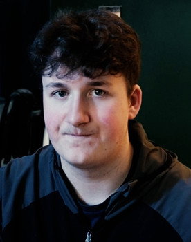 Josh Baxter as Thomas