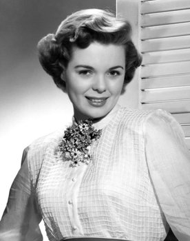 Nancy Gates as Louise Nelson