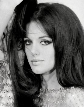 Anny Duperey as Eva Rousseau