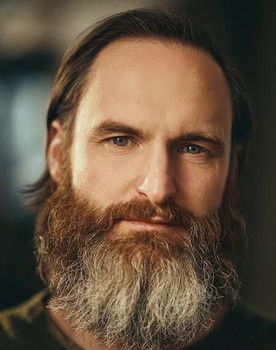 Daniel Edgar as Pummelled Guy