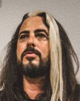 Phil Krazuki as Batteur de Megaveuch