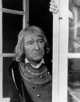 Maurice Schutz as L'abbé Sicot - un invité de la marquise