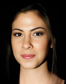 Melis Babadağ as 