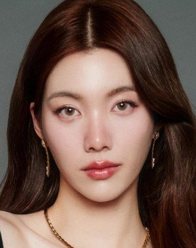 Kornnaphat Sethratanapong as Prim Prima Wiralkul