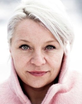 Signe Lindkvist as Judge