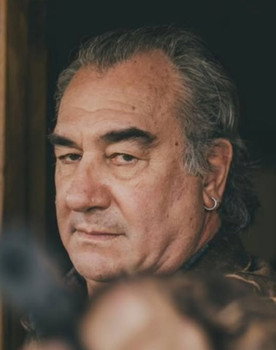 Claudio Santorelli as Tomás