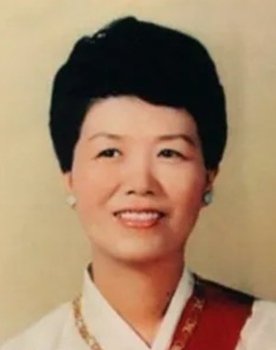 Yuk Young-soo as Self (archive footage)
