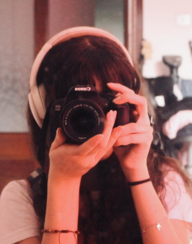 Lara Sargent as Main character