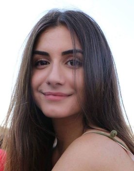 Donna Petropoulou as Donna