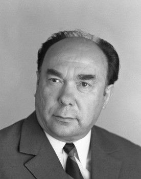 Aleksandr Yakovlev as Himself