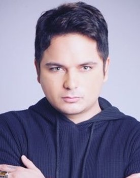Fabián Chávez as Joaquín Olmos