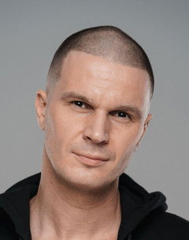 Andrey Kislitsin as “Snegurochka”