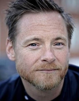Paw Henriksen as Dennis