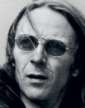 Jean Eustache as Man in Sunglasses in Store (uncredited)