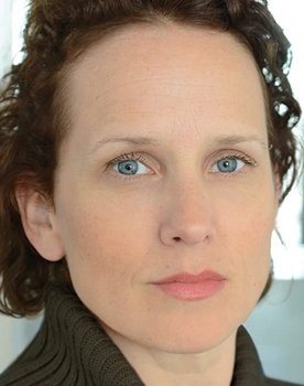 Jennifer Dundas as Jennifer Logan