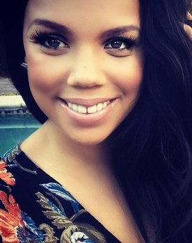 Kiely Williams Photo