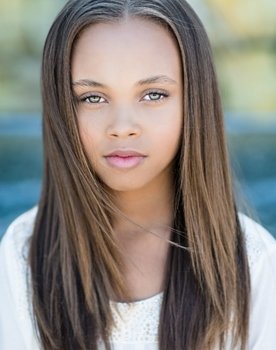 Duchess Dukes as Aluxia