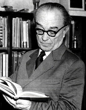 Dr. Öveges József as Himself