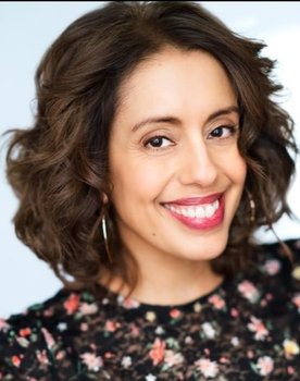 Diana DeLaCruz as Beatriz Valdes