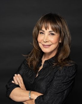 חני נחמיאס as מרים