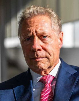 Seth Berkley as Self