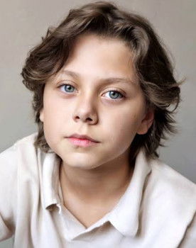 Ali Ediz Kırca as Küçük Ozan