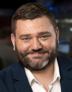 Paul Murray as Self - Host