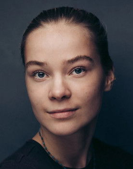 Safina Coster-Waldau as Asta