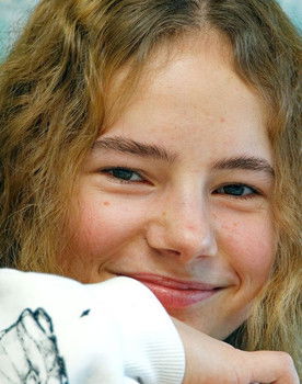 Mae van de Loo as Jamie