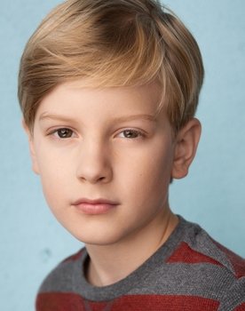 Xander Wilson as Peter