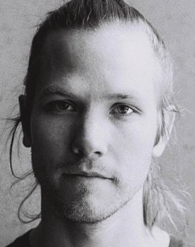 Jens Kuross as 