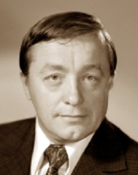Aleksandr Nazarov as father wolf / Kaa (voice)