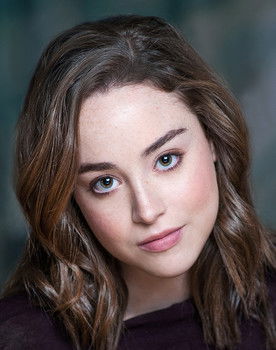 Clare Butler as Esmé Halterlein