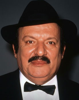 Dursun Ali Sarıoğlu as Mahmut'un Amcası