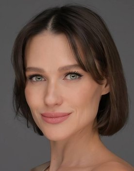 Yuliya Degtyarenko as Lena