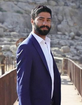 Emrullah Omay as Mahmut Kim