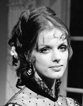 Anny Duperey as Andrée