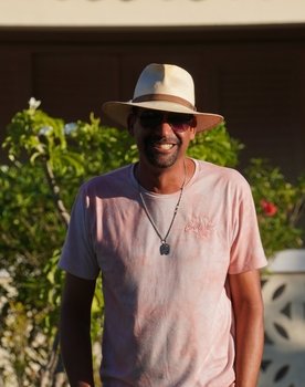 Nilton Souza Junior as Buiu