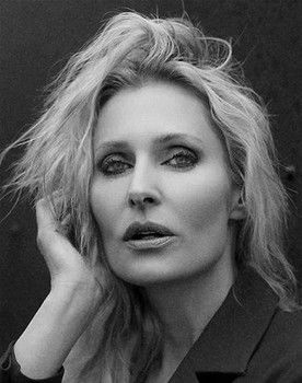 Gitte Duholm as Anna