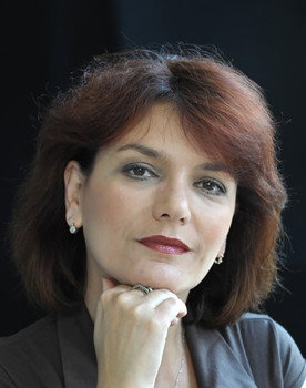 Radó Denise as Feleség